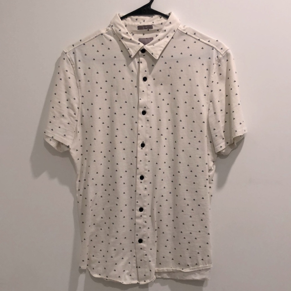 A-frame Rome short sleeve knit button down shirt. Medium. White